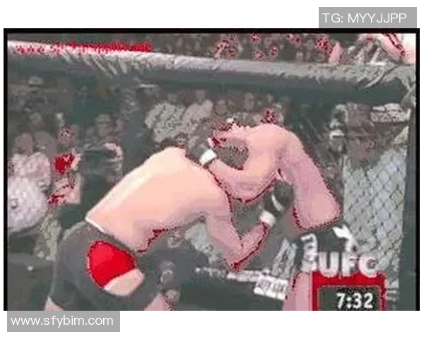 足球巨星跨界挑战拳击赛场展现全新竞技魅力与运动精神